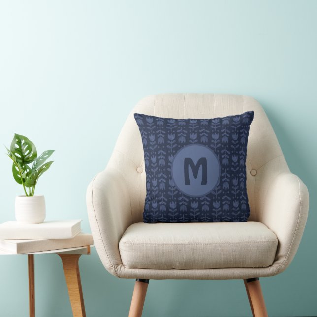 Skandinavisches Folk Floral Monogramm Muster. Kissen (Stuhl )