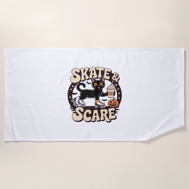 Skate & Scare - Niedliche Black Cat Roller Skaten  Strandtuch (Vorderseite)