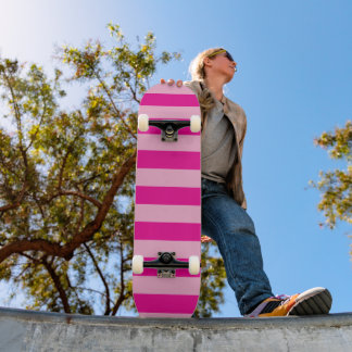 Skateboard 15 bandes horizontales rose clair et rose vif