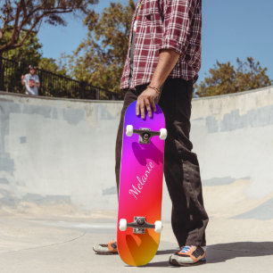 Skateboard Arc-en-ciel avec nom personnalisé Texte