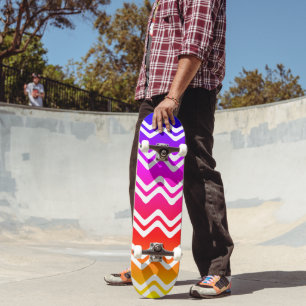 Skateboard Arc-en-ciel lumineux avec Zig Zag blanc