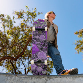 Skateboard Art fractal violet monochrome