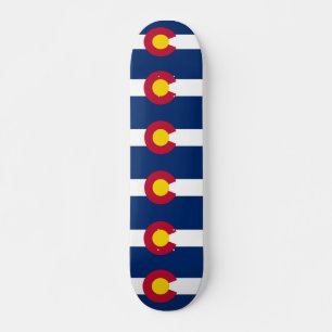 Skateboard avec drapeau du Colorado