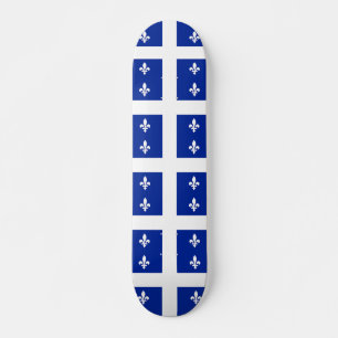Skateboard avec drapeau du Québec, Canada