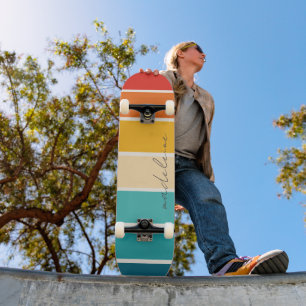 Skateboard Bandes rétro colorées Nom