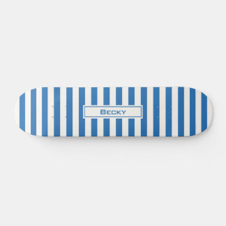 Skateboard Bleu Nautique et Rayures Blanches et Nom