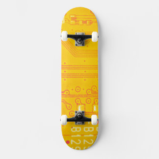 Skateboard Carte de circuits orange et jaune
