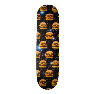 Skateboard Cheeseburger dans l'espace