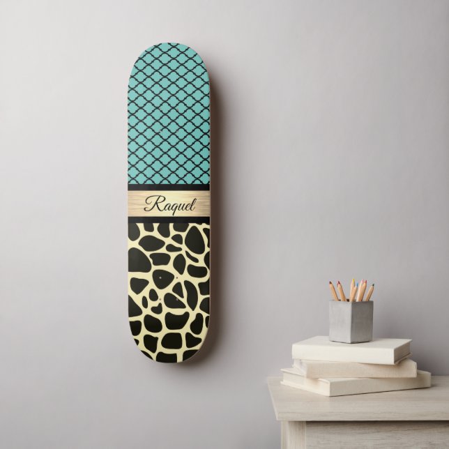 Skateboard Chic Quatrefoil Giraffe Imprimer   (Art mural)