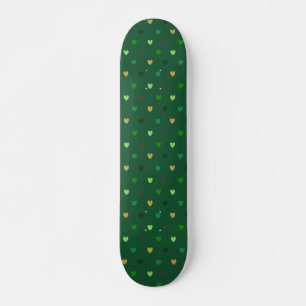 Skateboard Coeurs de Polka sur vert de forêt