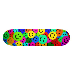 SKATEBOARD COLLAGE COLORÉ DE VISAGES