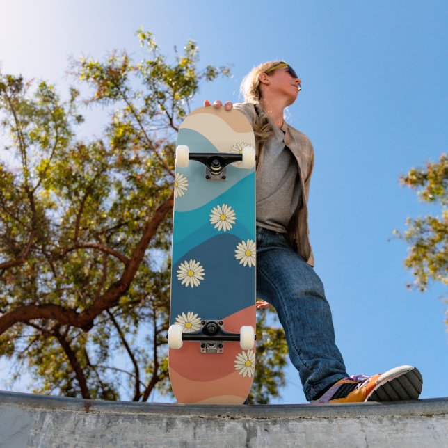 Skateboard Coloré Retro Waves & Daisies Motif (Extérieur 1)