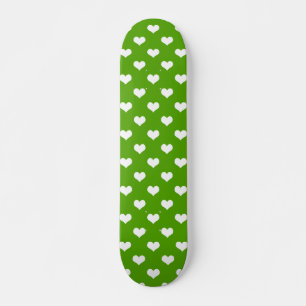 Skateboard Conception de coeurs adorables verts blancs