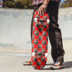 Skateboard Conception de motif tête de tigre rouge