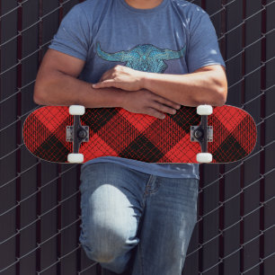 Skateboard Croix Noir et Rouge Hachuré Buffalo à carreaux