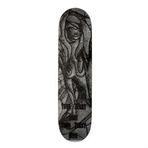 Skateboard dame de pose noire et blanche d'art abstrait rétro