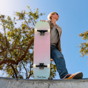 Skateboard dégradé coloré d'aquarelle Nom personnalisé