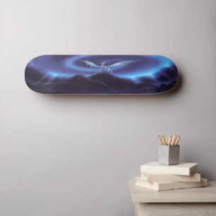 Skateboard Dragon Blanc Sur La Montagne