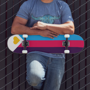 Skateboard Drapeau de fierté de la polyamorie tricolore de Sl
