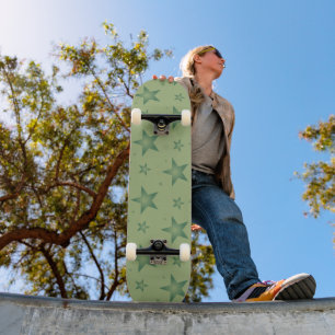 Skateboard Élégantes et stylées étoiles olivâtres sur fond ve