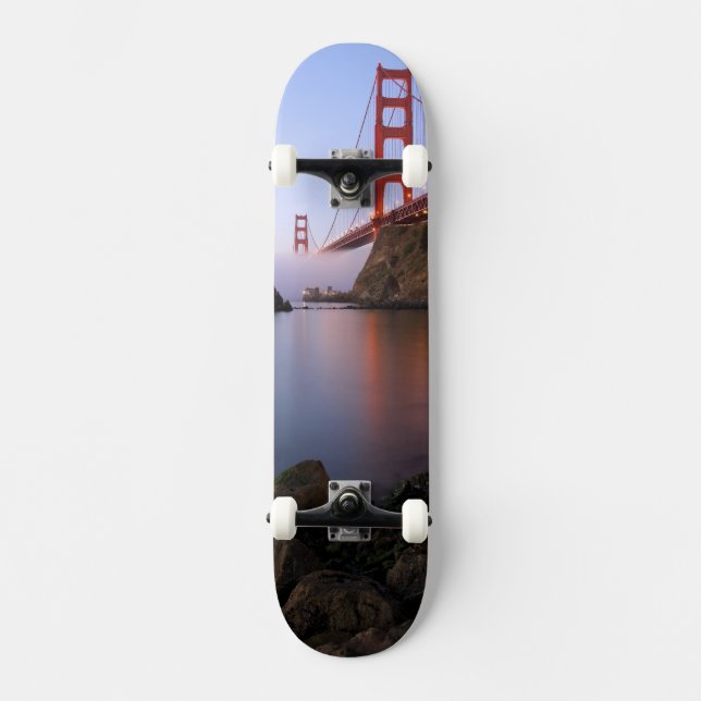 Skateboard États-Unis, Californie, San Francisco. Porte d'or (Recto)
