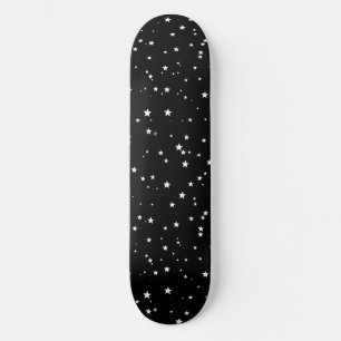 Skateboard Étoiles blanches minuscules et tendance sur ciel n