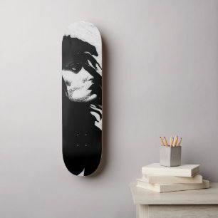 Skateboard Femme déesse gothique Portrait Iconique Art de mod