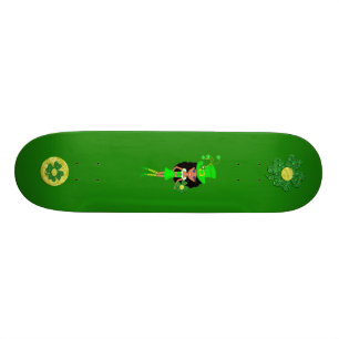 Skateboard Fête de la Saint-Patrick Brunette Girl Leprechaun