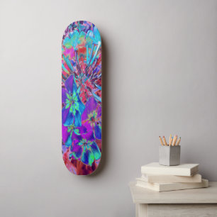 Skateboard Fleur abstraite violette et bleue en fleurs