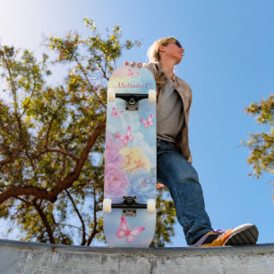 Skateboard Fleurs pastel et papillons roses Nuages arc-en-cie