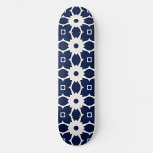 Skateboard Floral géométrique bleu et blanc de la Marine