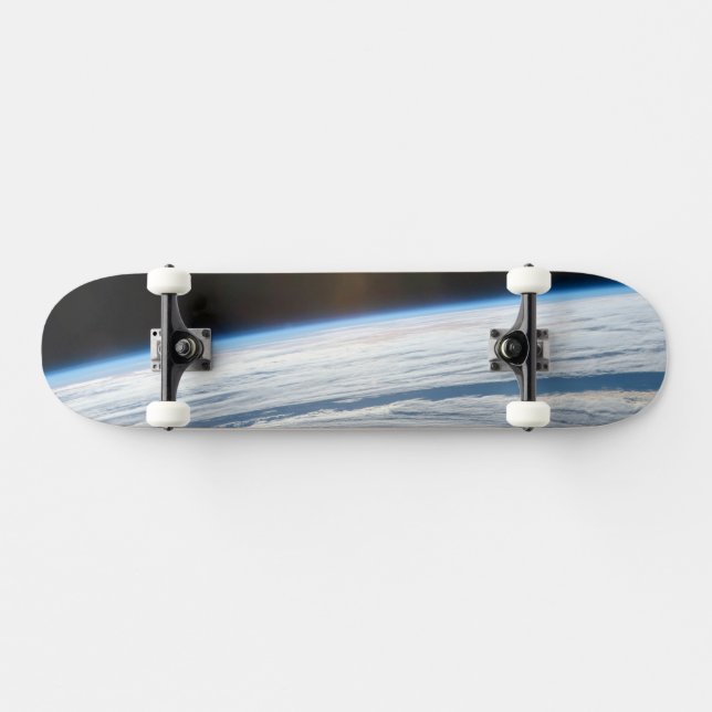 Skateboard Formations Nuageuses Dans L'Océan Indien Sud. (Horz)