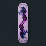 Skateboard für Pferde mit benutzerdefiniertem Text<br><div class="desc">Skateboard mit aufrecht Schwarz Wild Pferde - Schwarz und Weiß Zeichnend Tierart Mustang Pferde von MIGNED - Fügen Sie Ihren einzigartigen Text / Namen - Wählen / Ihren Lieblings-Text und Hintergrundfarben hinzufügen - Größe ändern und verschieben oder entfernen Elemente mit Anpassungstool. Bitte schauen Sie sich meine anderen Projekte / Bilder...</div>