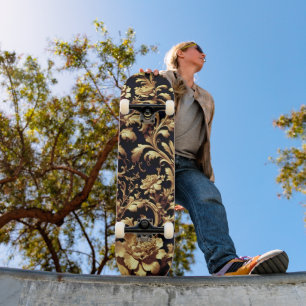 Skateboard Fusion élégante : Fleurs noires et or flamand
