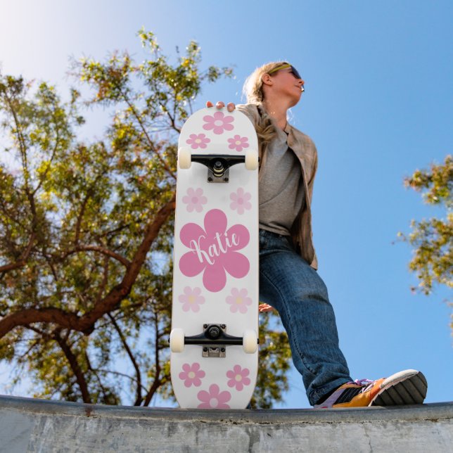 Skateboard Glam à fleurs roses (Extérieur 1)