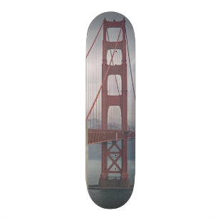 Skateboard Golden gate bridge en brume