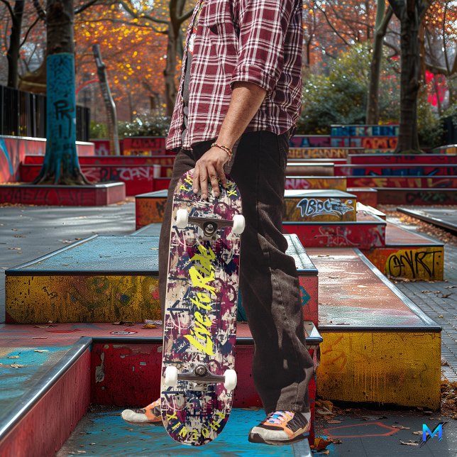 Skateboard Graffiti gras avec devise "Live to Ride" jaune (Créateur téléchargé)