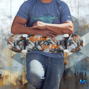 Skateboard Graffiti monochrome et Orange 'Roule vite Vis libr