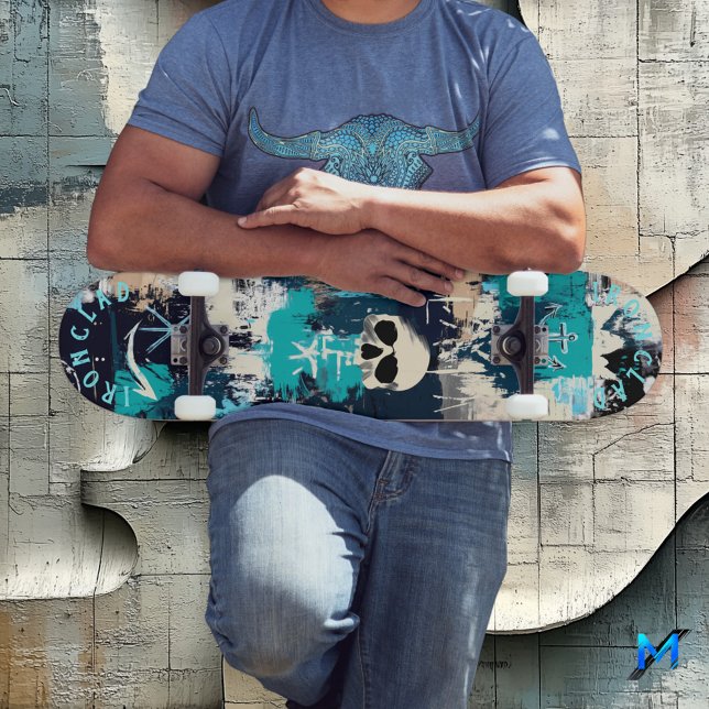 Skateboard Graffiti nautique inspiré avec des crânes et des A (Créateur téléchargé)