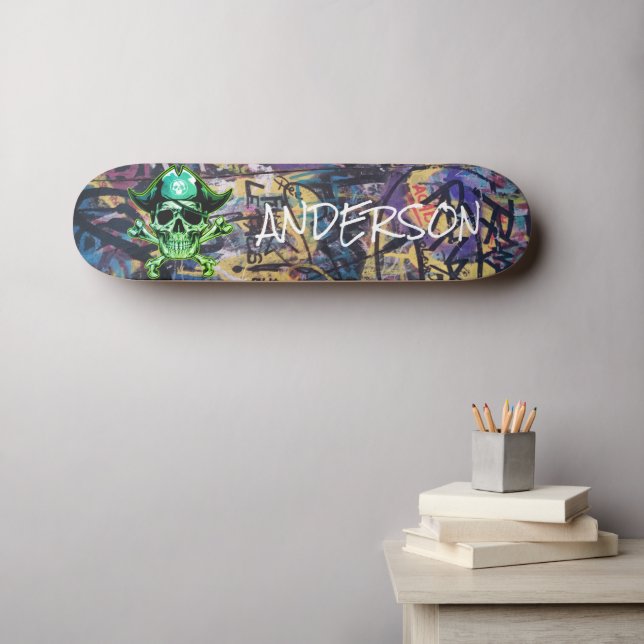 Skateboard Graffiti personnalisé Pirate vert crâne et croix  (Art mural (Horz))