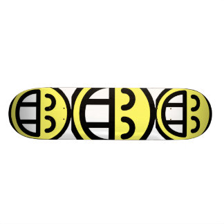 Skateboard Grand visage jaune de grimace
