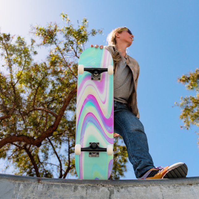 Skateboard Iridescente Holographique Liquide Swirl (Extérieur 1)