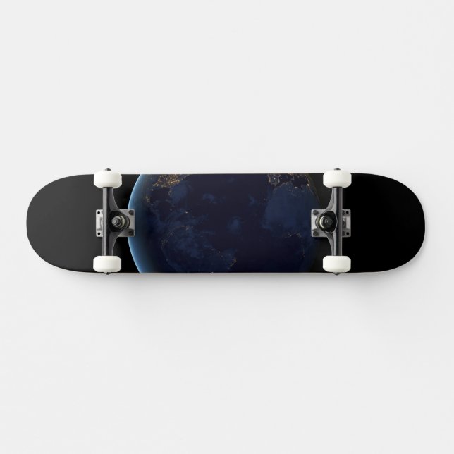 Skateboard La nuit, lumière de la ville terrestre (Horz)