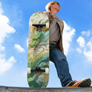 Skateboard Le dragon vert mythique cool s'envole dans les nua