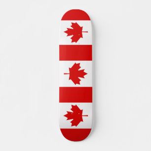 Skateboard Le drapeau de feuille d'érable du Canada