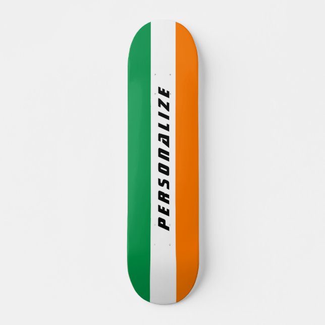 Skateboard Le drapeau irlandais conçoivent la plate-forme en (Devant)