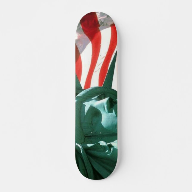 Skateboard Les Etats-Unis diminuent avec la statue de la (Devant)