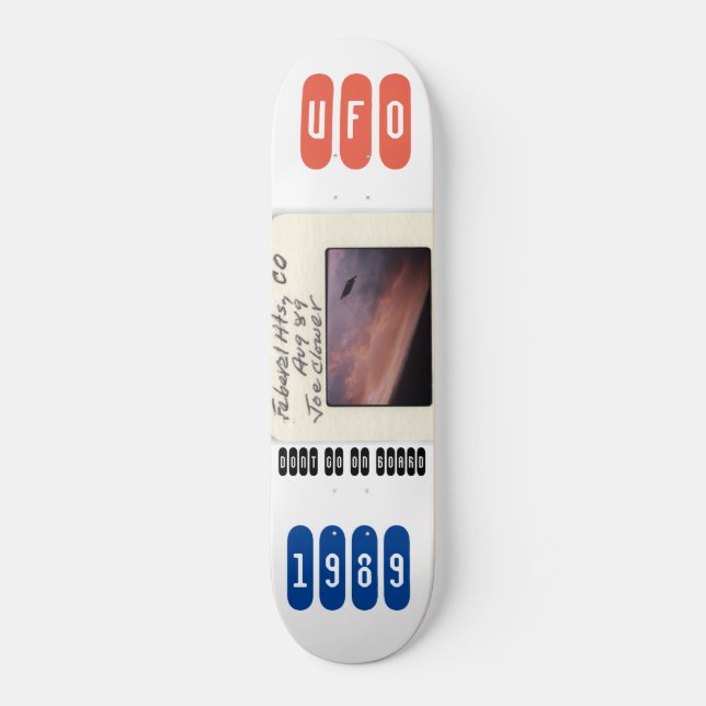 Skateboard LES OVNI SONT RÉELS / TST Skate (Recto)