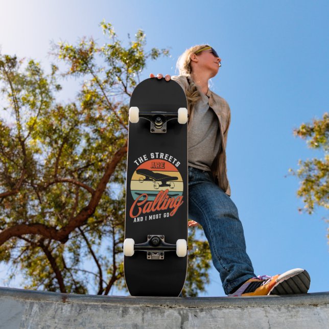 Skateboard Les Rues Appelent Et Je Dois Y Aller - Rétro (Extérieur 1)