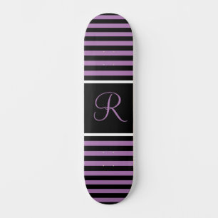 Skateboard Lettre initiale personnalisée en blanc et noir